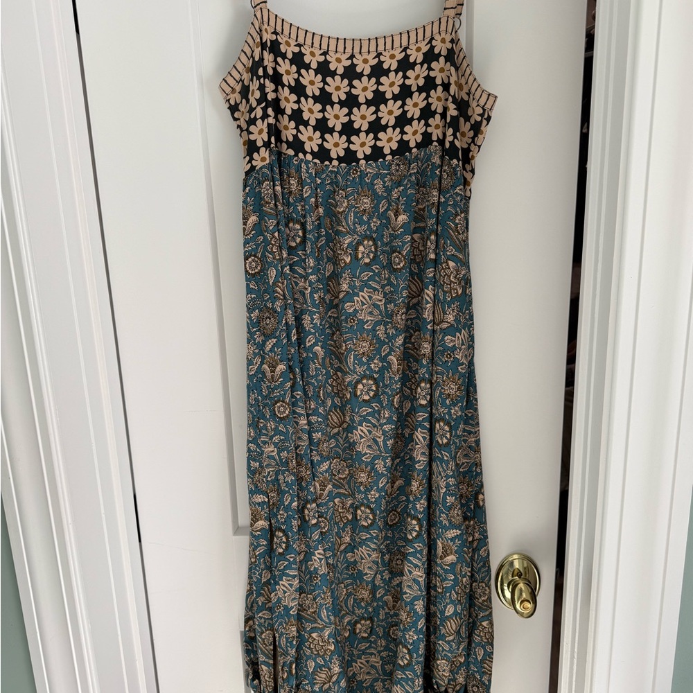 NATURAL LIFE Floral Patterned Maxi Dress in Blue and Black